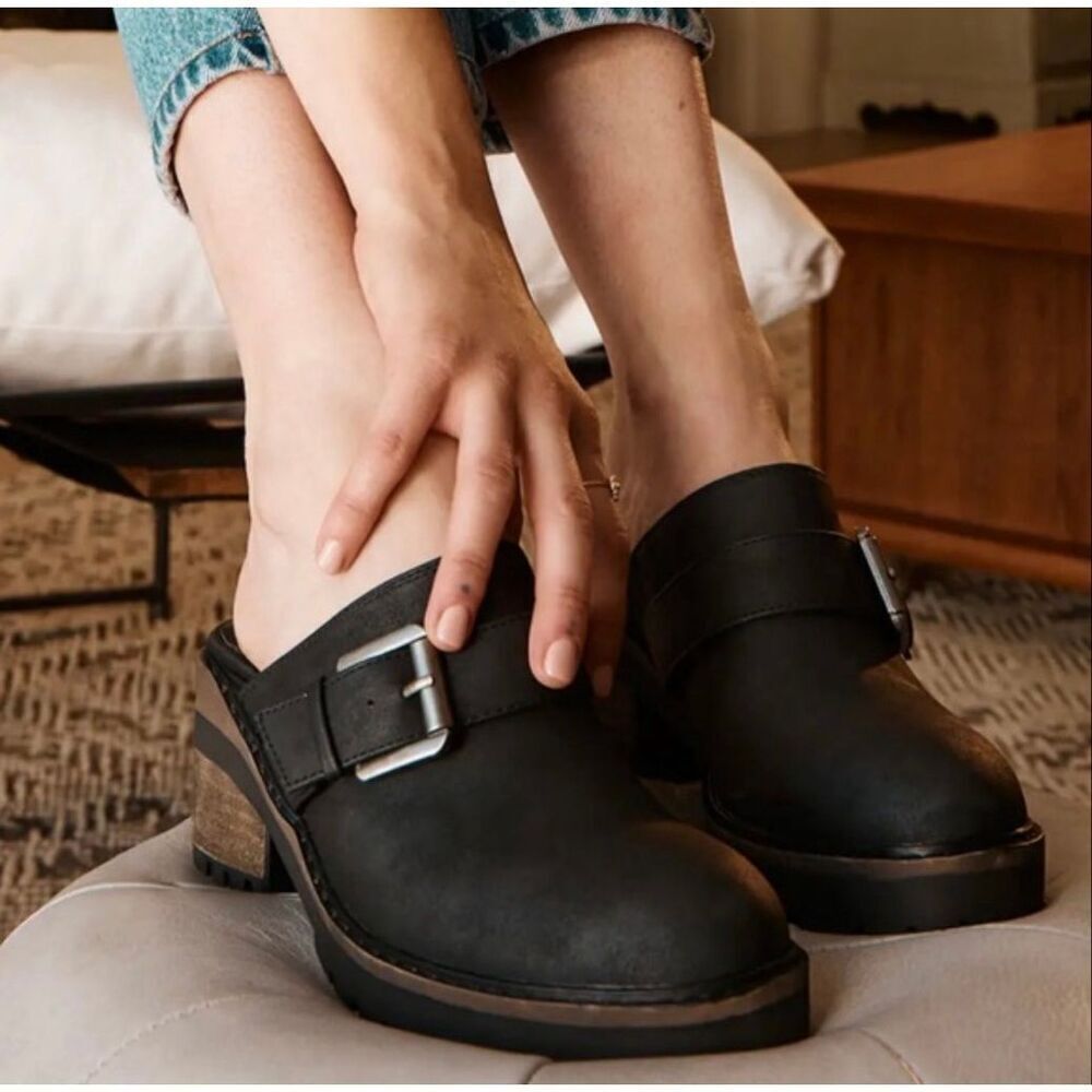 Crown Vintage Women’s 7 Janis Slip On‎ Clogs Black Heeled Buckle Y2K Hipster